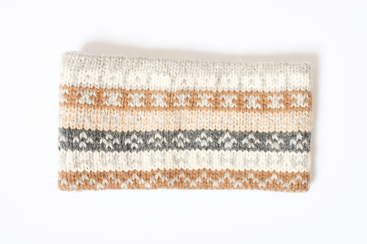 Wende-Stirnband mit traditionellem Muster aus naturbelassener Alpaka-Wolle - Mein-Alpaka-Shop