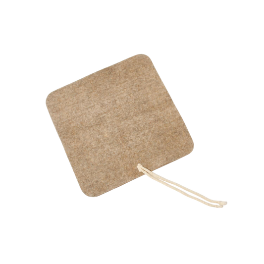 Zusammenrollbare Sitzauflage aus Alpaka-Wollfilz - Mein-Alpaka-Shop.de