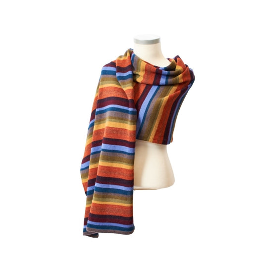Übergroßer Schal aus reinem Baby-Alpaka mit Regenbogenmuster - Mein-Alpaka-Shop.de