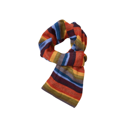 Farbenfroher Alpaka-Schal mit Regenbogenmuster
