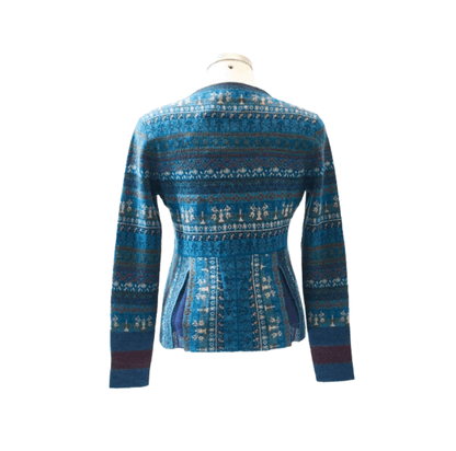 Kurze Strickjacke aus 100 % Baby-Alpaka mit Jacquard-Muster in blau